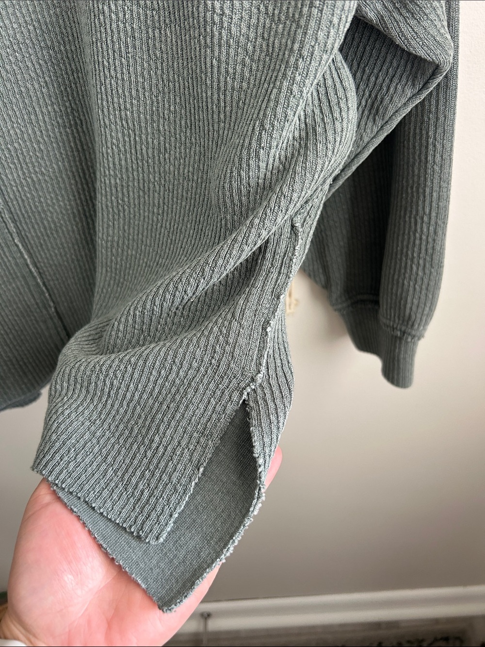 Aerie Wonder Textured V-Neck Sweatshirt - Picture 6 of 8